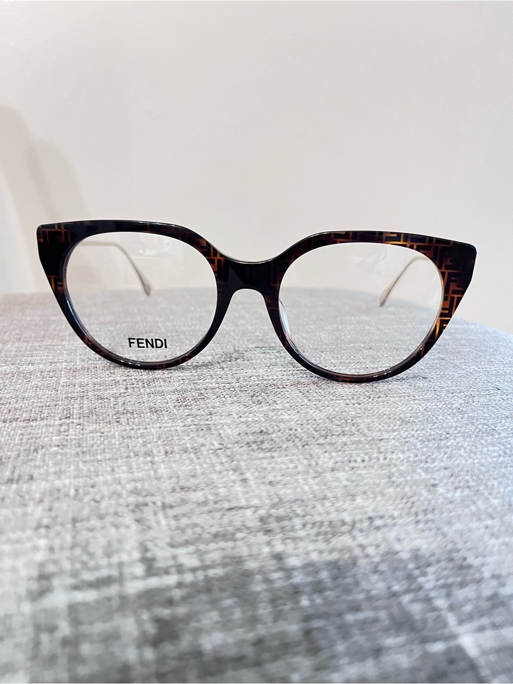 Fendi Tortoiseshell Cat-Eye Glasses in Brown and Black